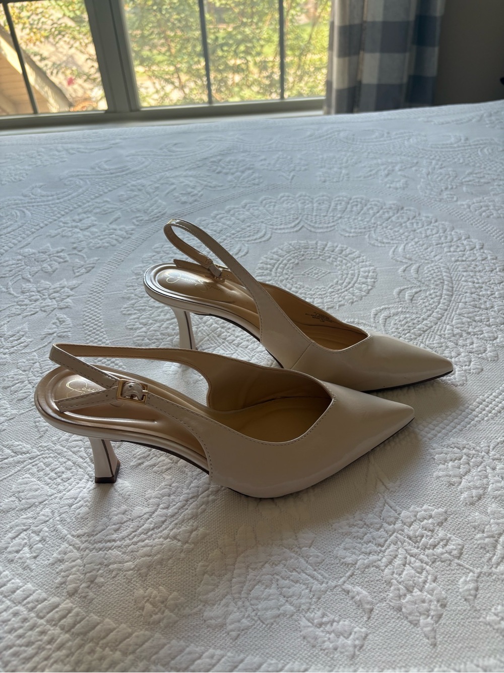 Jessica Simpson Cream Pointed Slingback Heels